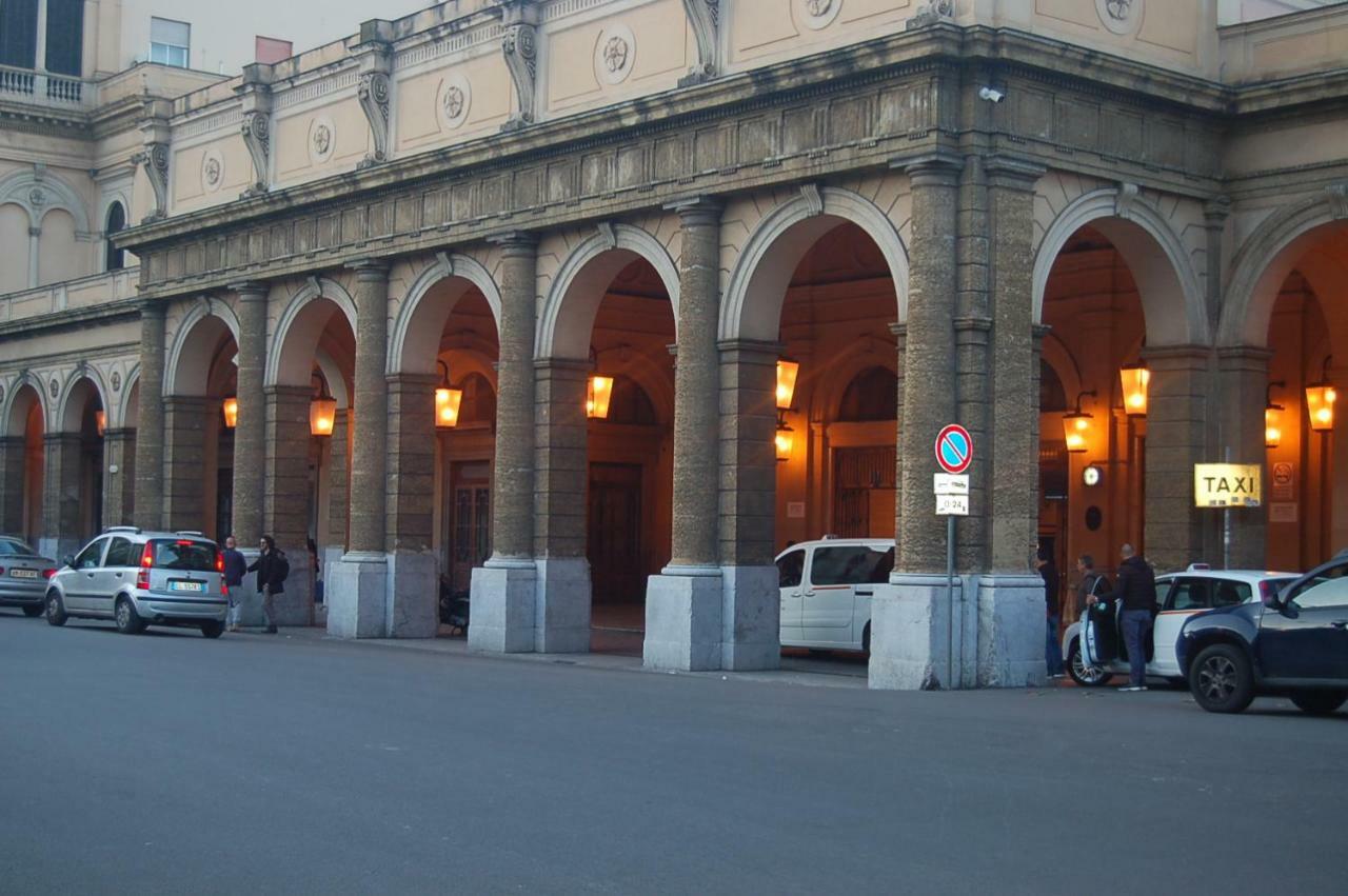 Terminal Bus Cairoli Bed and Breakfast Palermo Buitenkant foto