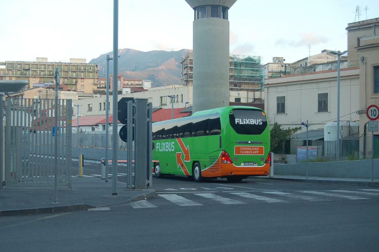 Terminal Bus Cairoli Bed and Breakfast Palermo Buitenkant foto