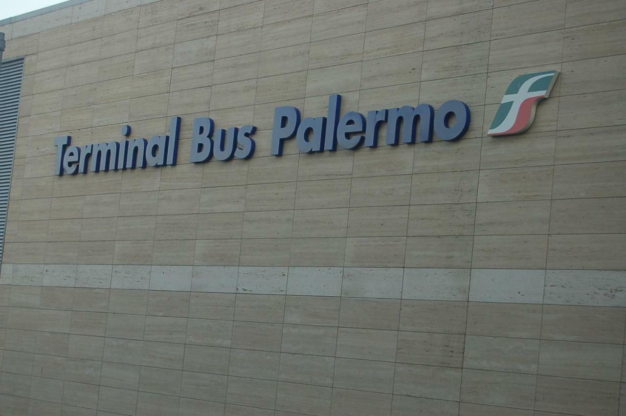 Terminal Bus Cairoli Bed and Breakfast Palermo Buitenkant foto